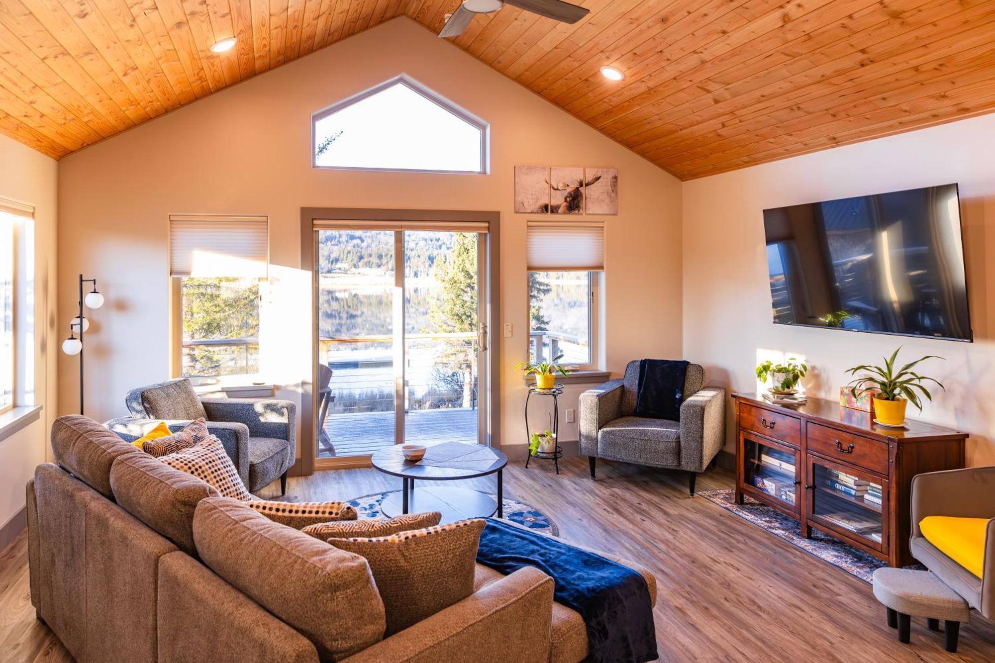 Lakeshore Lodging Suites Homer Exterior photo